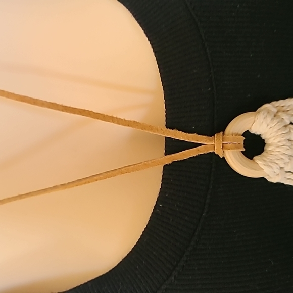 HANDMADE macrame necklace - Picture 4 of 4